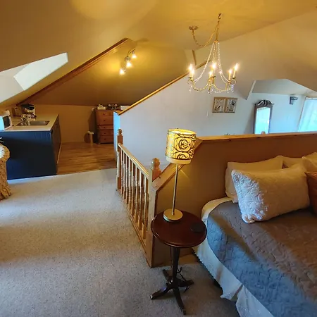 Stonewater Manor B&B-3